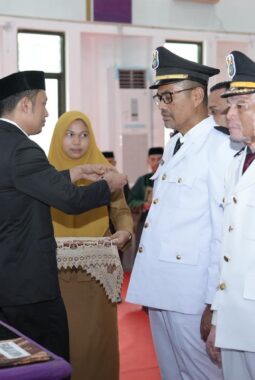 Bupati Enrekang H. Muh. Yusuf Ritangnga kembali melakukan mutasi di jajaran pemerintahannya.