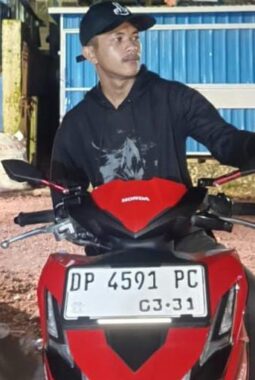 Kurir Pesanan Antar Jemput Menangis Sepeda Motor Kerjanya Raib Dicuri, Kunci Masih Menggantung di Stang