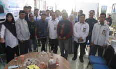 Pelatihan Olah Sampah Ditutup, Dr. Rais Rahmat Razak Sebut Lulusan Recycling Specialist Jadi Penguat Digitalisasi TPS3R Sidrap