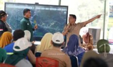 Mappadendang di Desa Bila, Bupati Syaharuddin Motivasi Petani Tingkatkan Hasil Panen