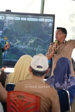 Mappadendang di Desa Bila, Bupati Syaharuddin Motivasi Petani Tingkatkan Hasil Panen