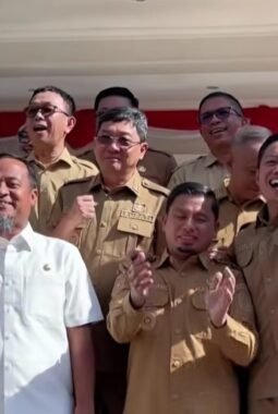 Bupati Enrekang Hadiri Pelepasan Secara Simbolis Distribusi Bantuan Produk Susu Bagi Masyarakat di 24 Kabupaten/Kota se-Sulawesi Selatan.